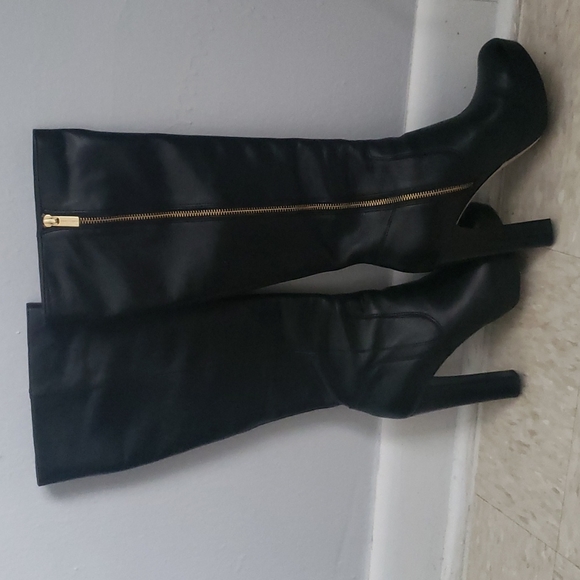 Boots - Picture 2 of 7